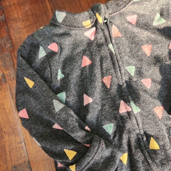 Old Navy Triangle Patterned Sleeper - Picture 3 of 3